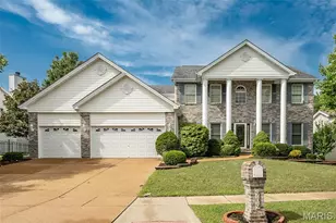 909 Oxford Trail Dr, Saint Peters, MO 63376 - Photo 1