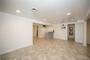 1538 Woodroyal W Dr, Chesterfield, MO 63017 - Photo 45