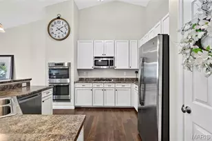 342 Newport Dr, Saint Peters, MO 63376 - Photo 13