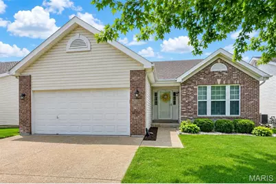 342 Newport Drive, Saint Peters, MO 63376 - Photo 1