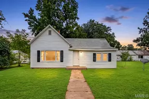 806 S 4th St, Ellisville, MO 63336 - Photo 1