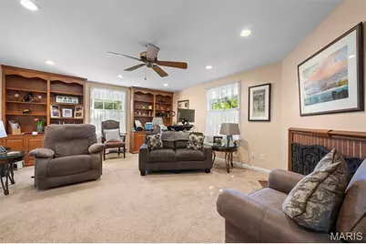 25 Berkshire Drive, Richmond Heights, MO 63117 - Photo 9