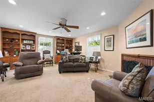 25 Berkshire Dr, Richmond Heights, MO 63117 - Photo 9