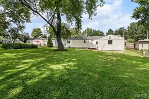 11482 Essex Ave, Maryland Heights, MO 63043 - Photo 43