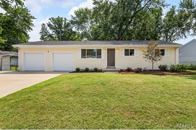 11482 Essex Avenue, Maryland Heights, MO 63043 - Photo 1