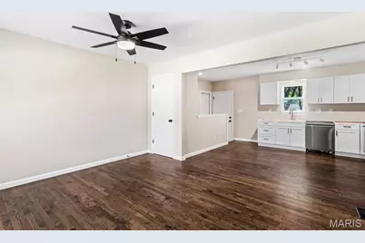 11482 Essex Avenue, Maryland Heights, MO 63043 - Photo 7