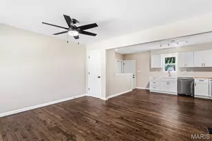 11482 Essex Ave, Maryland Heights, MO 63043 - Photo 7