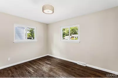 11482 Essex Avenue, Maryland Heights, MO 63043 - Photo 21