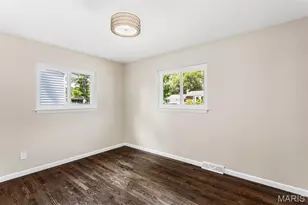 11482 Essex Ave, Maryland Heights, MO 63043 - Photo 21