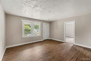 154 Becker Dr, Saint Louis, MO 63135 - Photo 3