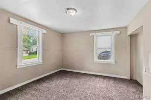 154 Becker Dr, Saint Louis, MO 63135 - Photo 9