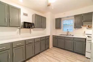 6936 Greenholly Dr, Saint Louis, MO 63123 - Photo 7