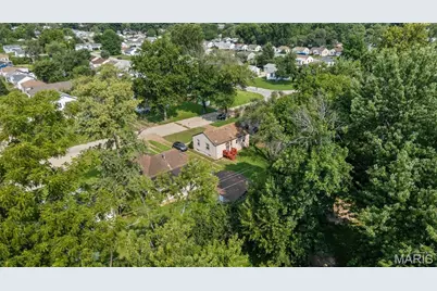 6010 Eaton Drive, Berkeley, MO 63134 - Photo 17
