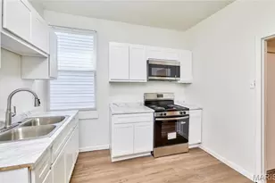 6625 Bartmer Ave, University City, MO 63130 - Photo 9