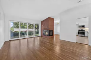 931 Dalkeith Ln, Saint Louis, MO 63132 - Photo 5