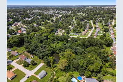 525 Fairwick Drive, Saint Louis, MO 63129 - Photo 9