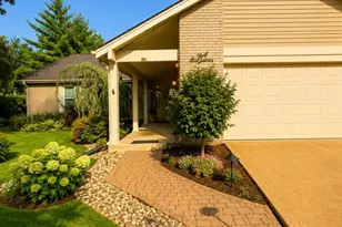 944 Ridgetree Ln, Des Peres, MO 63131 - Photo 5