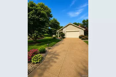 944 Ridgetree Lane, Des Peres, MO 63131 - Photo 1