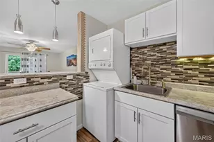2812 Blackforest Dr, Saint Louis, MO 63129 - Photo 17