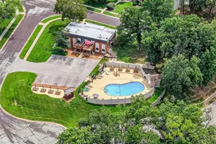 2812 Blackforest Dr, Saint Louis, MO 63129 - Photo 7