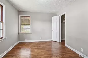 10172 Cabot Dr, Saint Louis, MO 63137 - Photo 13