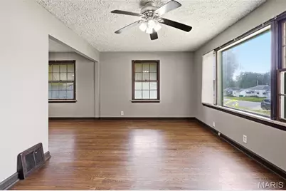 10172 Cabot Drive, Saint Louis, MO 63137 - Photo 7