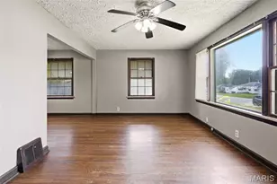 10172 Cabot Dr, Saint Louis, MO 63137 - Photo 7