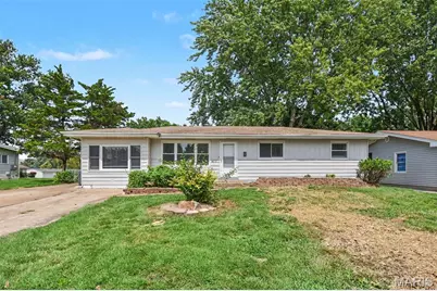 1405 Del Rey Drive, Florissant, MO 63031 - Photo 1