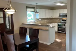 3781 Southern Manor Dr, Saint Louis, MO 63125 - Photo 9