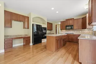 1025 Hawkins Bend Dr, Fenton, MO 63026 - Photo 19