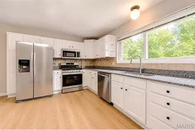 12732 Glenage Drive, Maryland Heights, MO 63043 - Photo 9