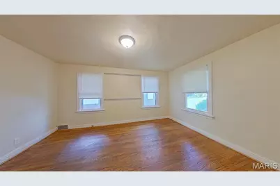 400 S Clark Avenue, Ferguson, MO 63135 - Photo 9