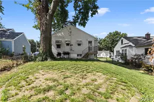 7724 Horatio Dr, Saint Louis, MO 63121 - Photo 17