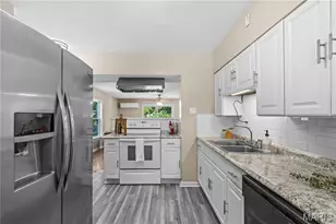 9217 Seneca Ln, Overland, MO 63114 - Photo 5