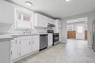 4552 Ray Ave, Saint Louis, MO 63116 - Photo 11