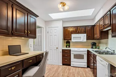 528 N Kirkwood Road #3B, Kirkwood, MO 63122 - Photo 11