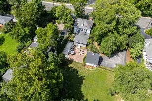 9242 Clayton Rd, Ladue, MO 63124 - Photo 41