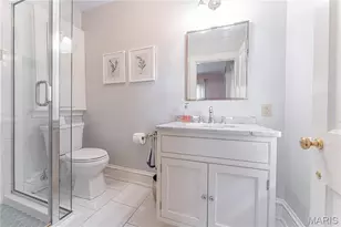 9242 Clayton Rd, Ladue, MO 63124 - Photo 37