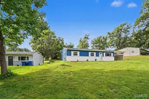 283 Ramsey Ln, Ballwin, MO 63021 - Photo 3