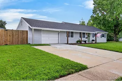 402 Saint Joseph Avenue, Saint Charles, MO 63366 - Photo 3