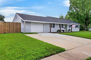 402 St Joseph Ave, Saint Charles, MO 63366 - Photo 3