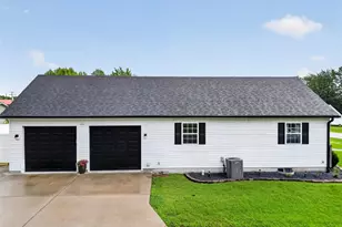 1019 W Main St, Bowling Green, MO 63334 - Photo 5