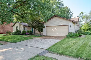 2812 Queen Bee Ln, Oakville, MO 63129 - Photo 3