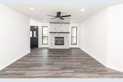 4315 Meadowgreen Estates Drive, Saint Louis, MO 63129 - Photo 3