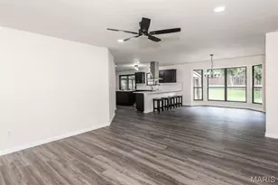 4315 Meadowgreen Estates Dr, Saint Louis, MO 63129 - Photo 7