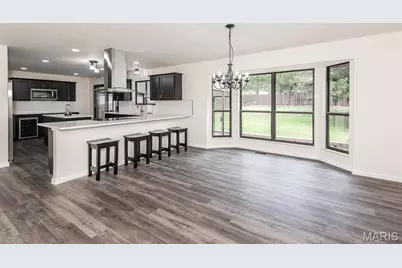 4315 Meadowgreen Estates Drive, Saint Louis, MO 63129 - Photo 9
