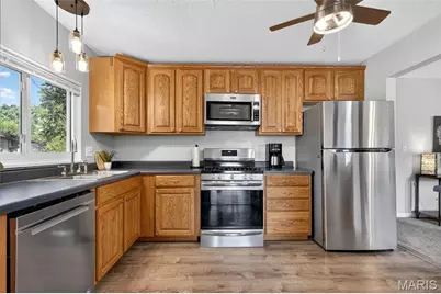 42 Bridgeport Drive, Saint Charles, MO 63304 - Photo 5