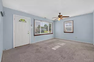 11224 St Clement Ln, Saint Ann, MO 63074 - Photo 5