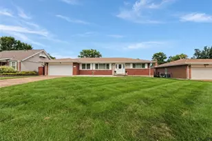 4150 Concord Oaks Dr, Saint Louis, MO 63128 - Photo 1