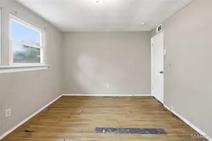 8443 Engler Ave, Saint Louis, MO 63114 - Photo 9